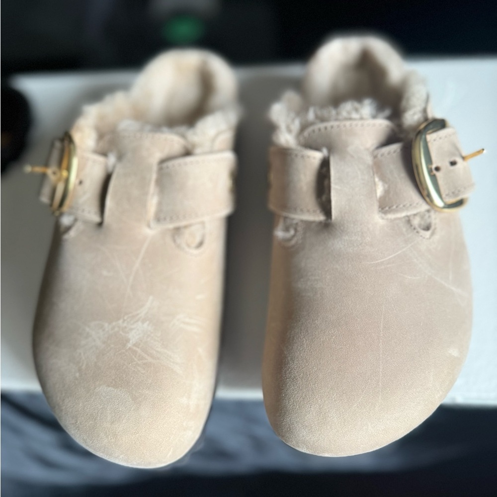 Birkenstock Big Buckle Genuine Shearling
Lined Clog (Women) Size 6 EU37 - Picture 5 of 7